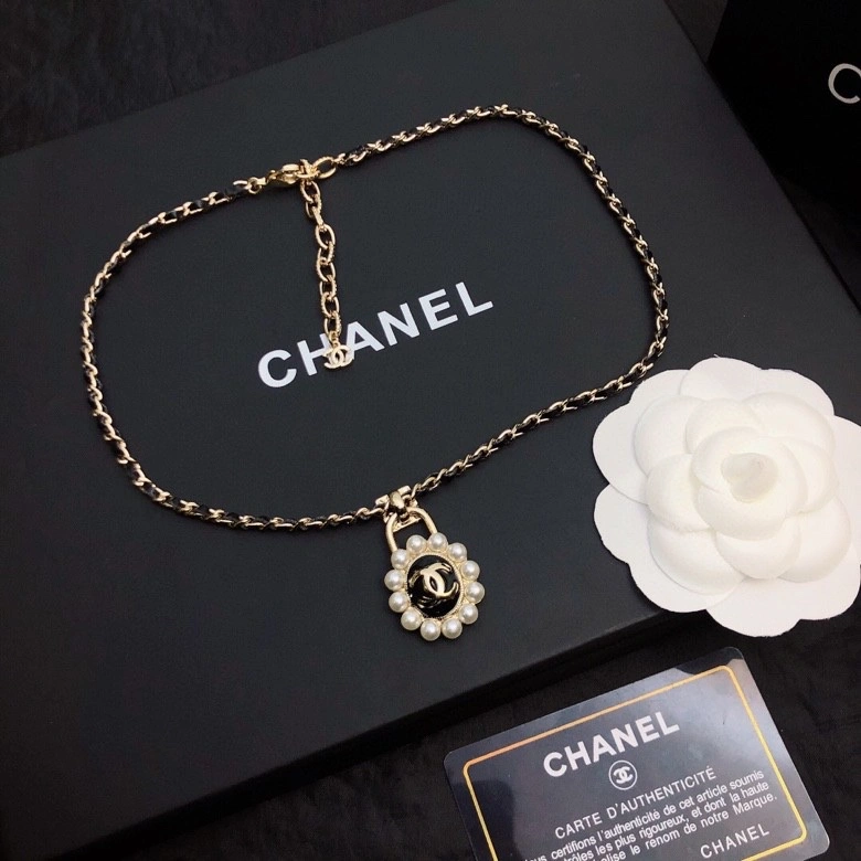 FashionForward Chanel Necklaces 231490