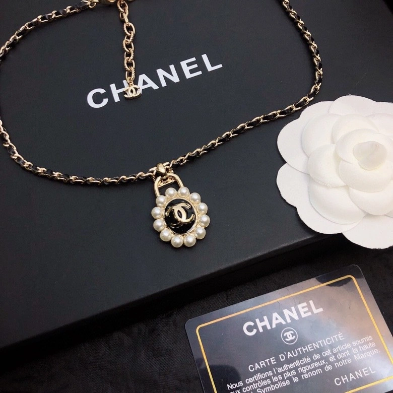 FashionForward Chanel Necklaces 231490