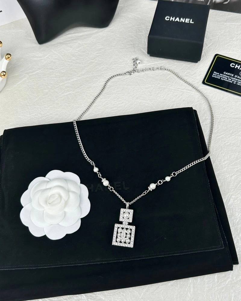 Chanel Necklaces Breathable 231461