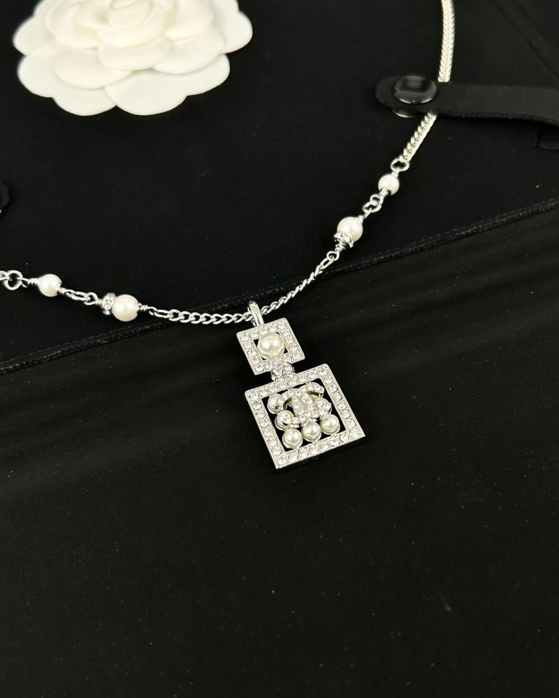 Chanel Necklaces Breathable 231461