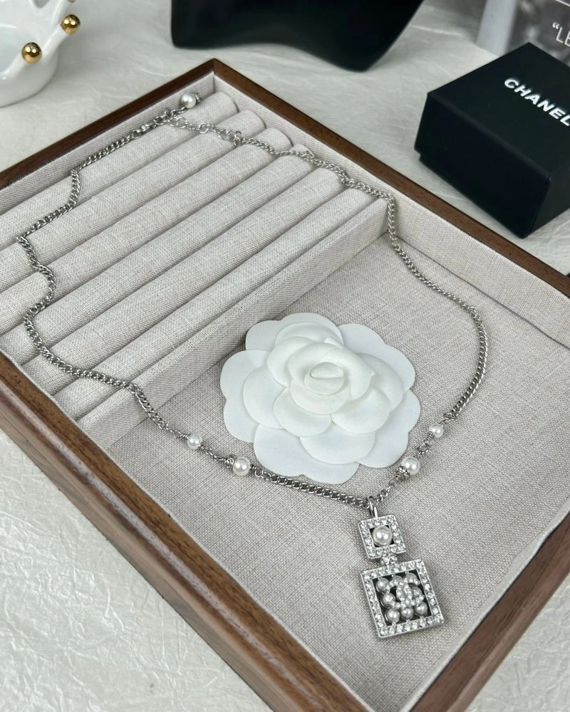 Chanel Necklaces Breathable 231461