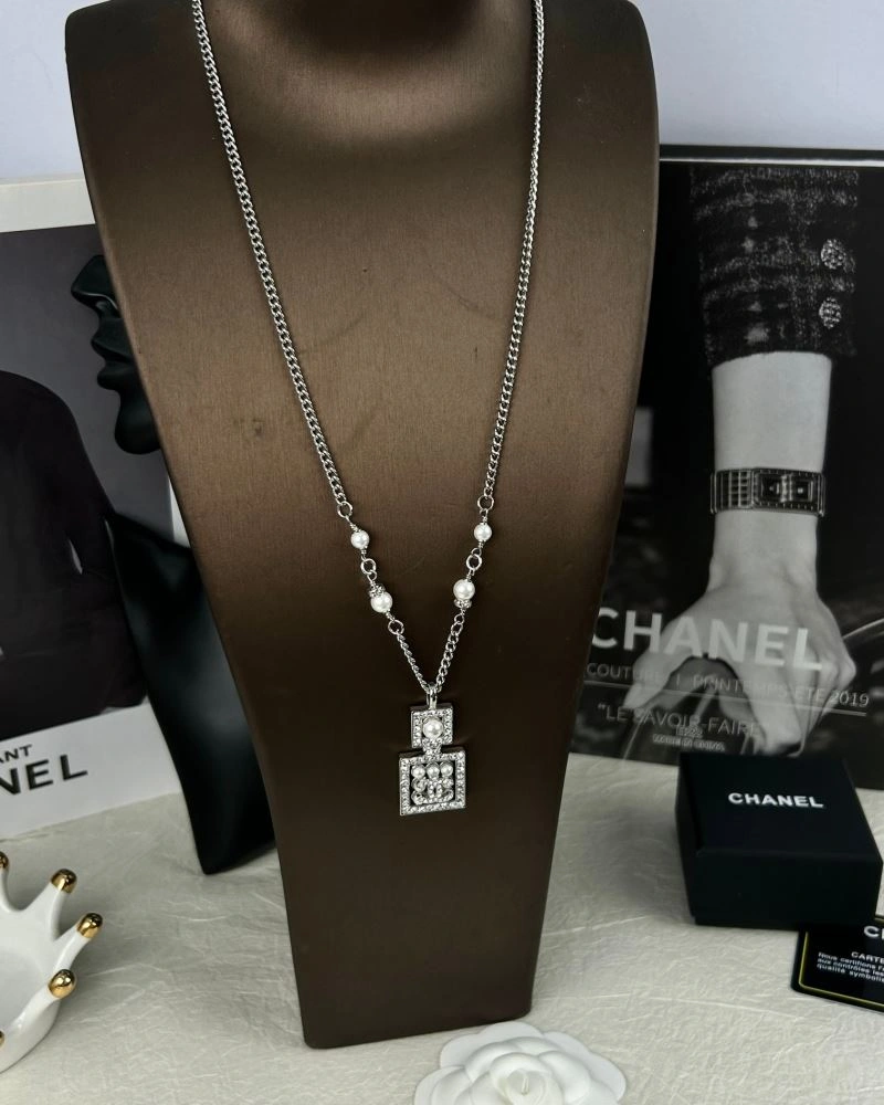 Chanel Necklaces Breathable 231461