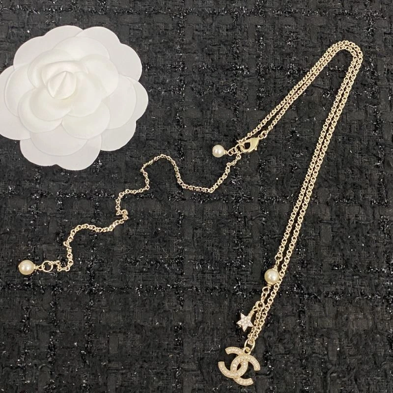Minimalist Chanel Necklaces 231591