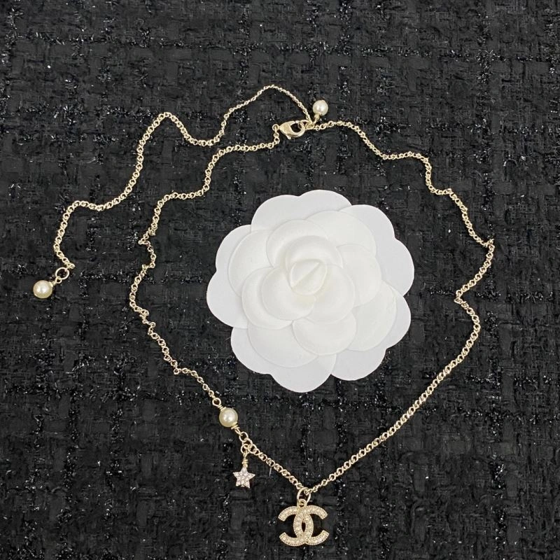 Minimalist Chanel Necklaces 231591