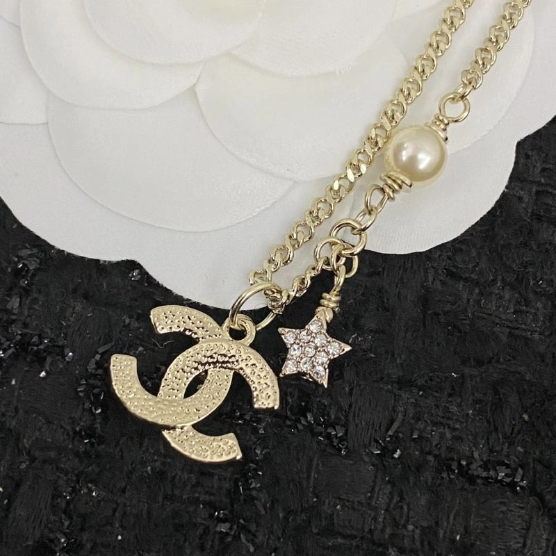 Minimalist Chanel Necklaces 231591