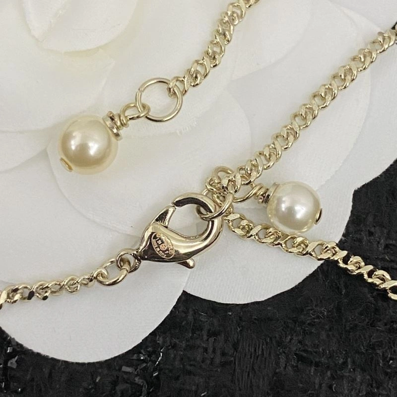 Minimalist Chanel Necklaces 231591