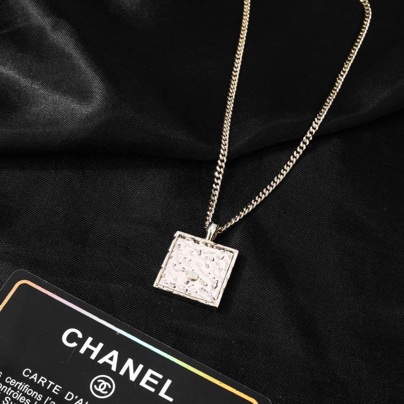 Unisex Chanel Necklaces 231561
