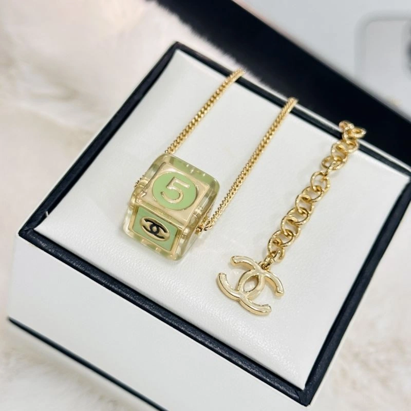 Chanel Necklaces Chic 231455