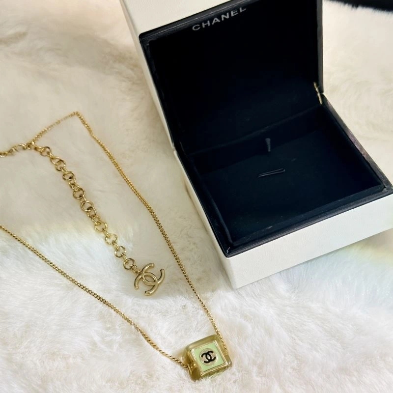 Chanel Necklaces Chic 231455