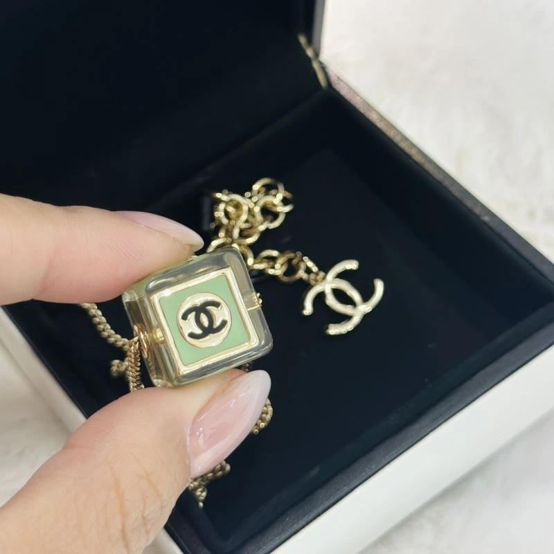 Chanel Necklaces Chic 231455