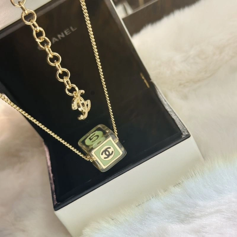 Chanel Necklaces Chic 231455