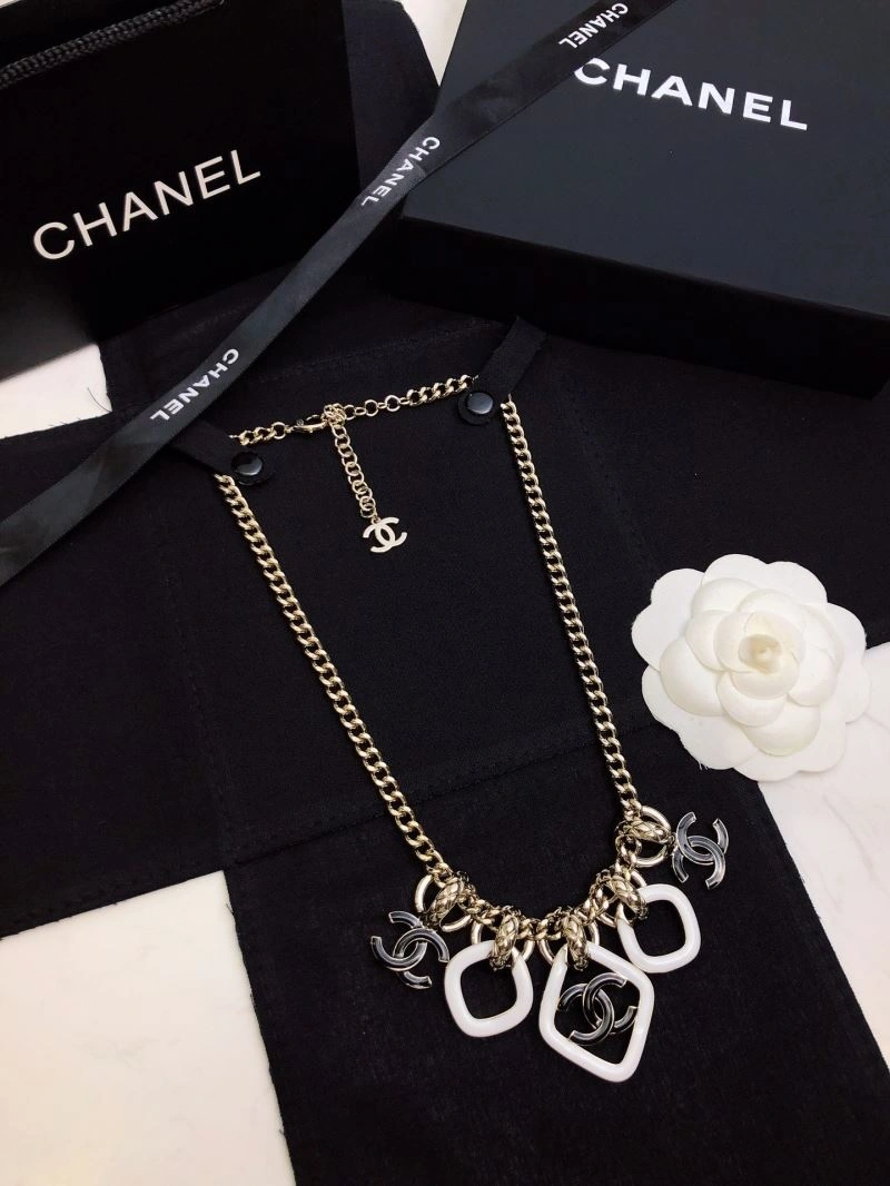 Chic Chanel Necklaces 231444