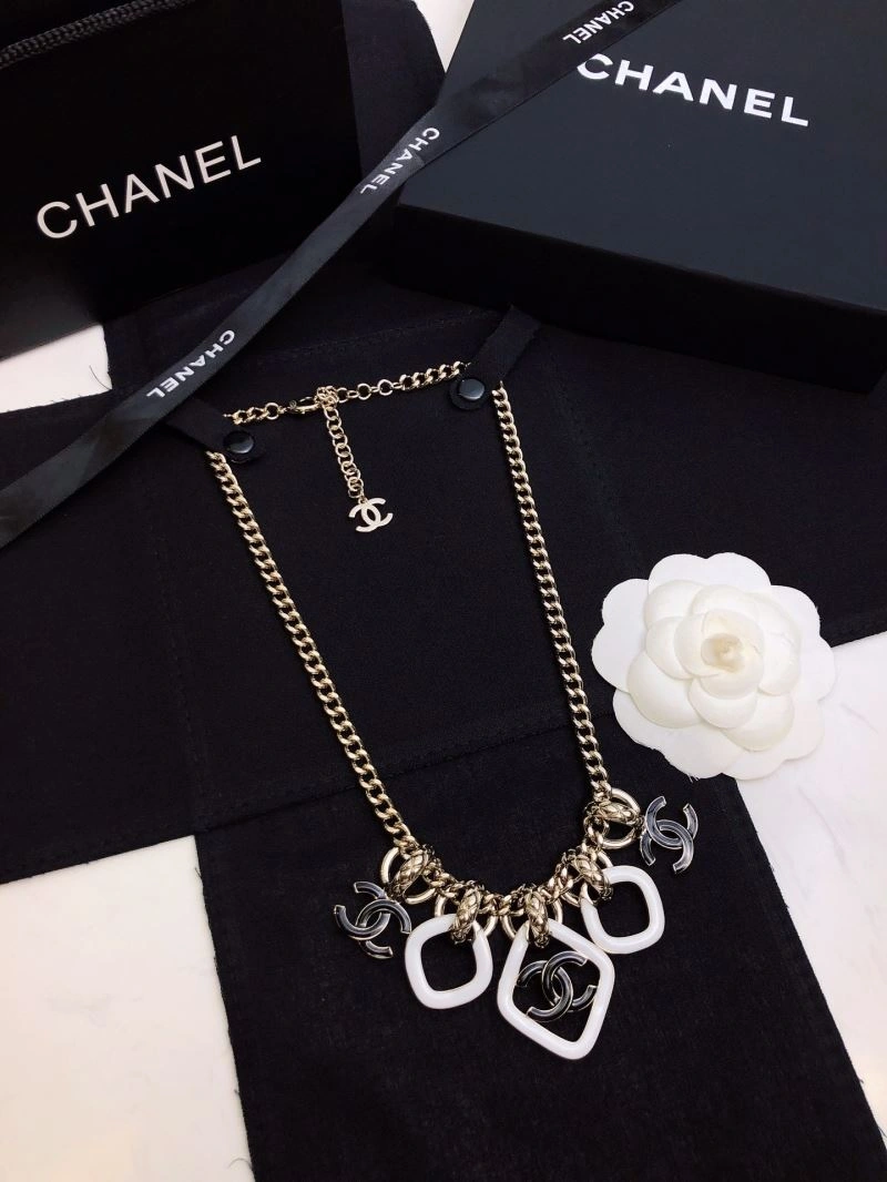 Chic Chanel Necklaces 231444