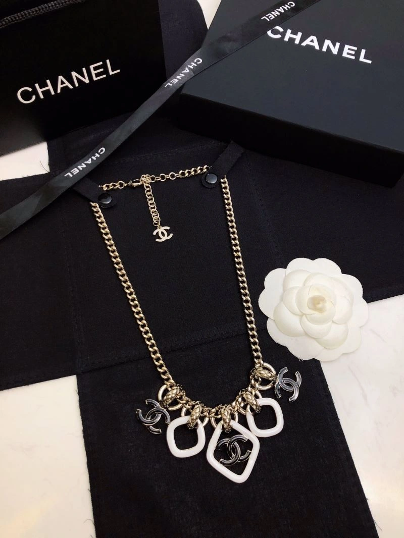 Chic Chanel Necklaces 231444