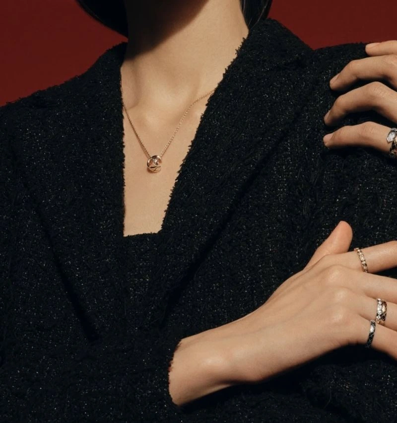 Chanel Necklaces Contemporary 231484