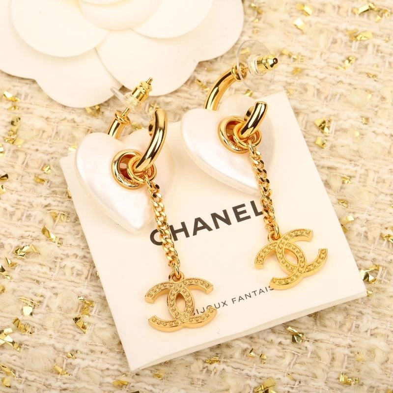 WaterResistant Chanel Necklaces 231509