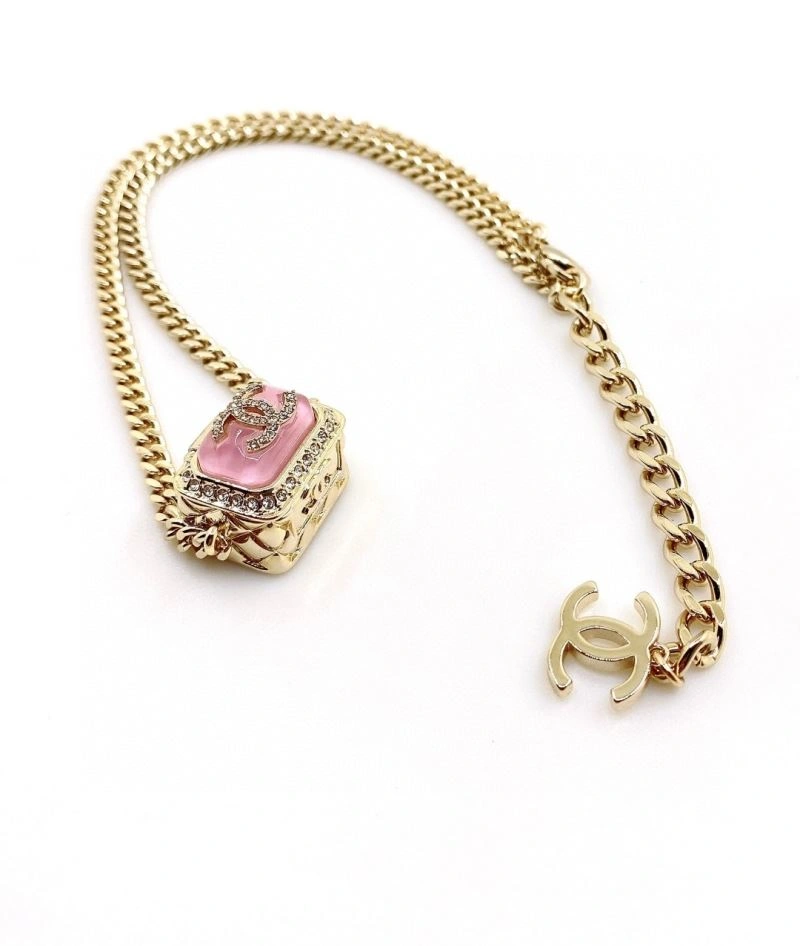 Effortless Chanel Necklaces 231456