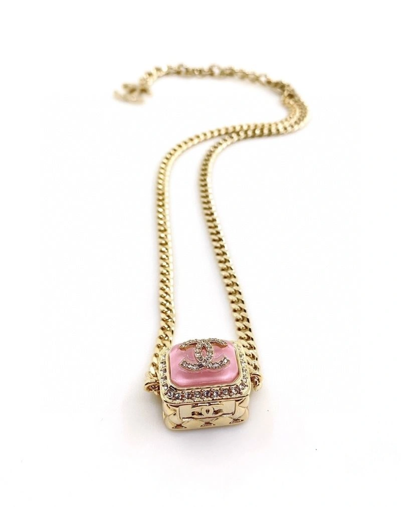 Effortless Chanel Necklaces 231456