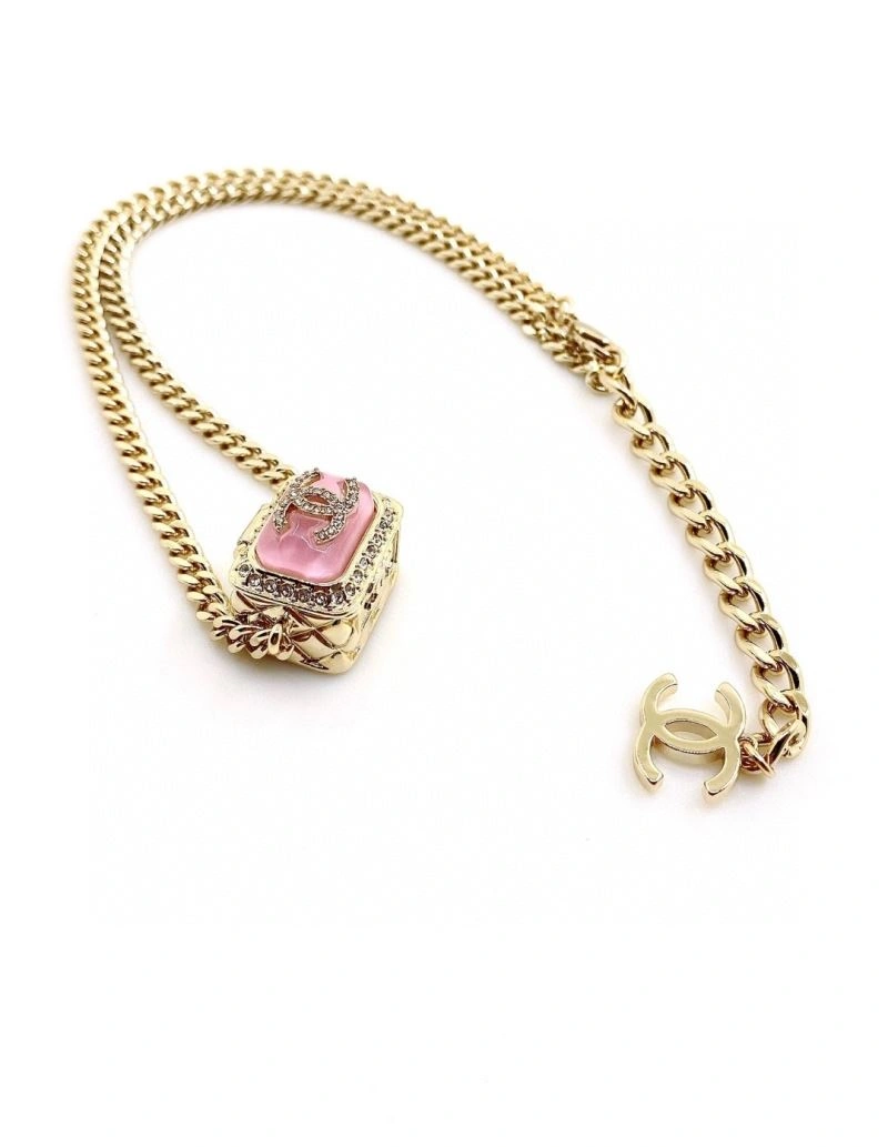 Effortless Chanel Necklaces 231456