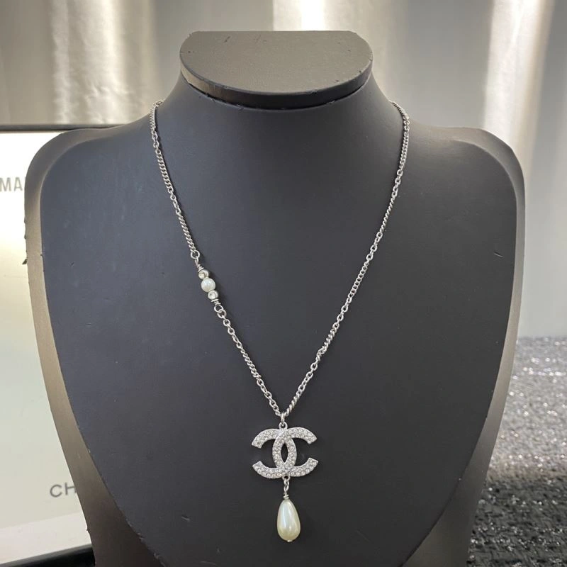 Chanel Necklaces Snug 229648