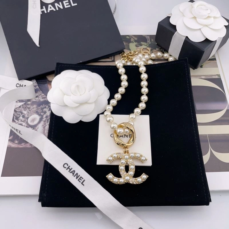 Effortless Chanel Necklaces 229611