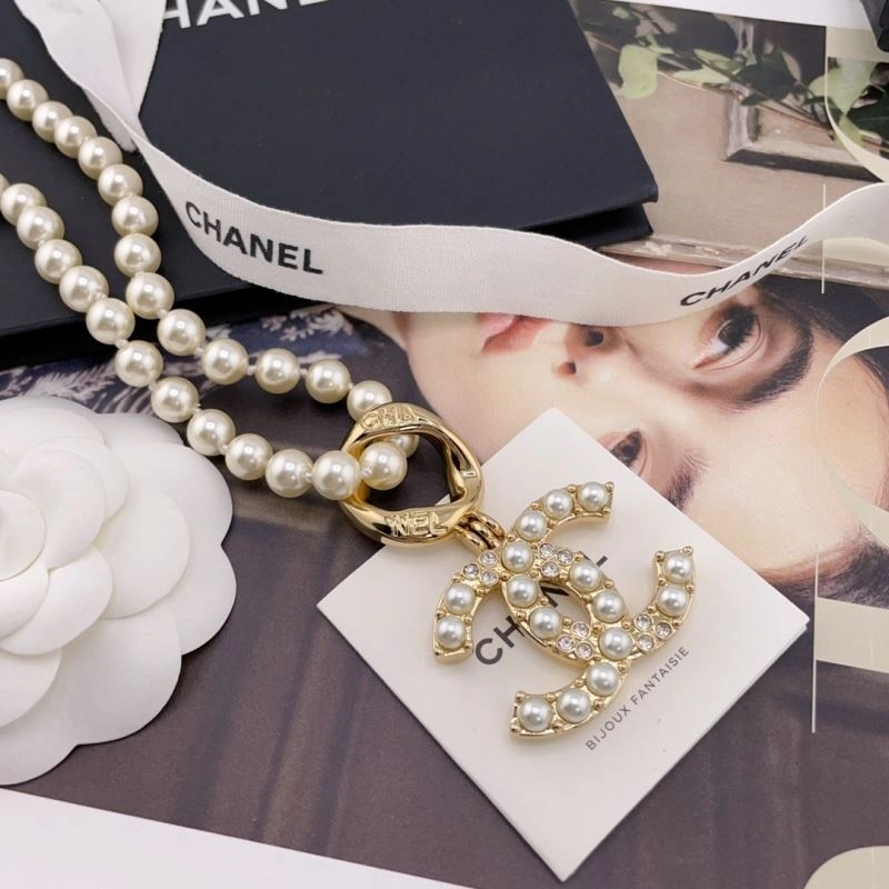 Effortless Chanel Necklaces 229611
