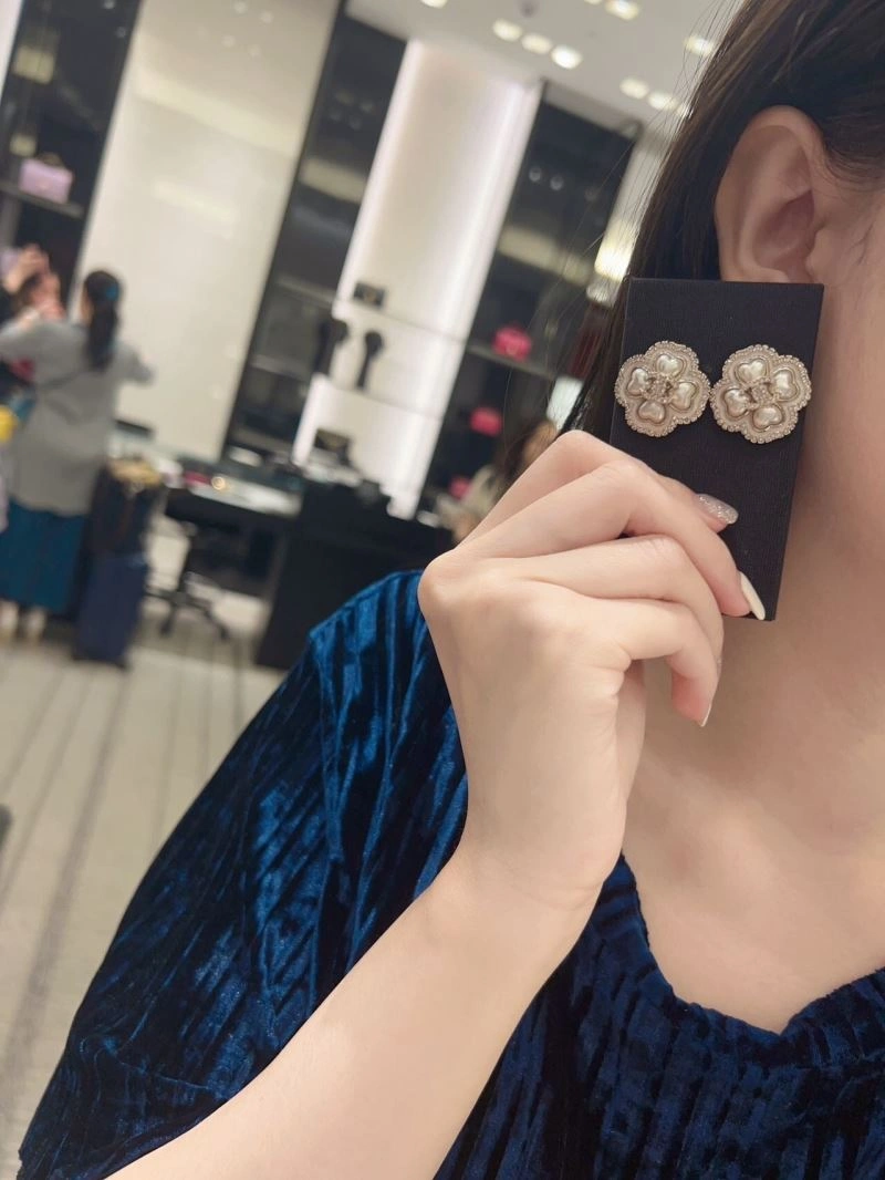 Chanel Necklaces Snug 229620