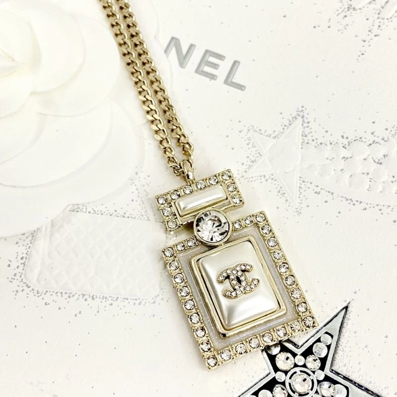 Elegant Chanel Necklaces 229672