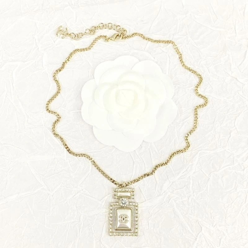Elegant Chanel Necklaces 229672