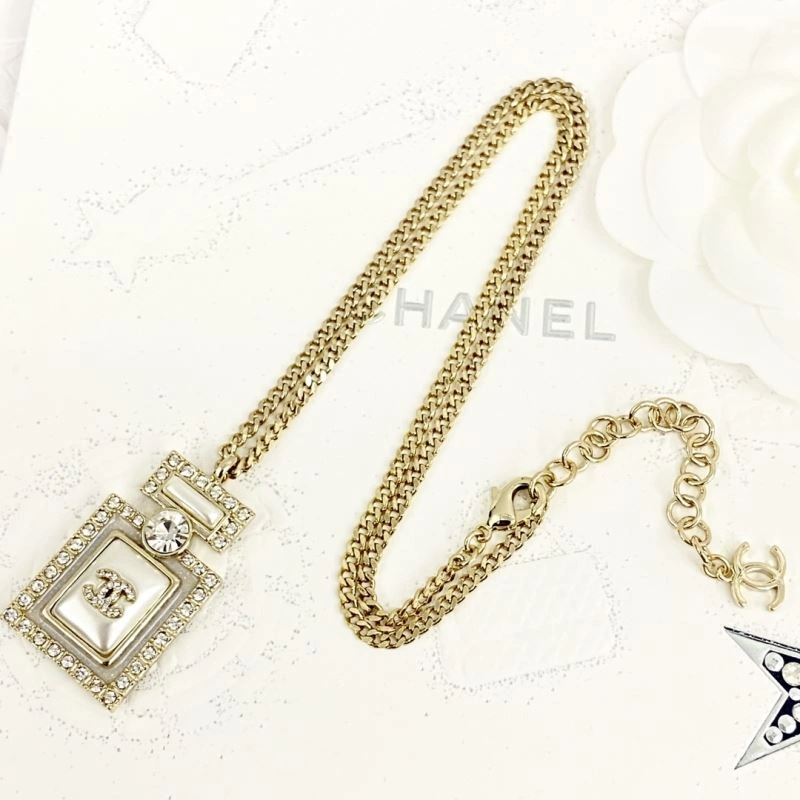 Elegant Chanel Necklaces 229672