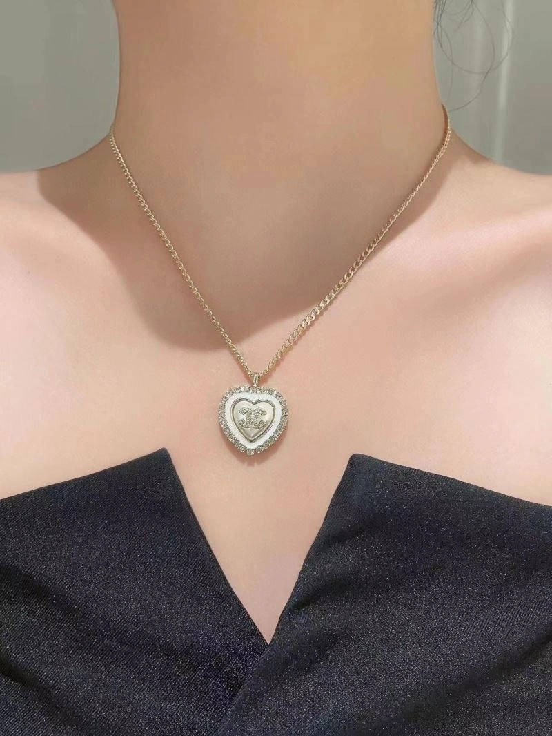 Unique Chanel Necklaces 229644