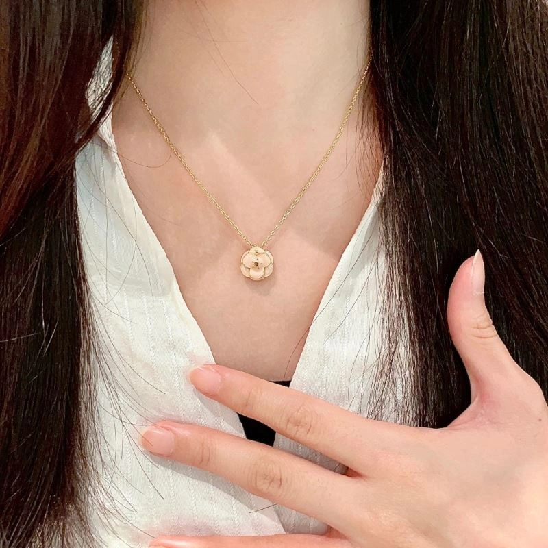 Chanel Necklaces EyeCatching 229574