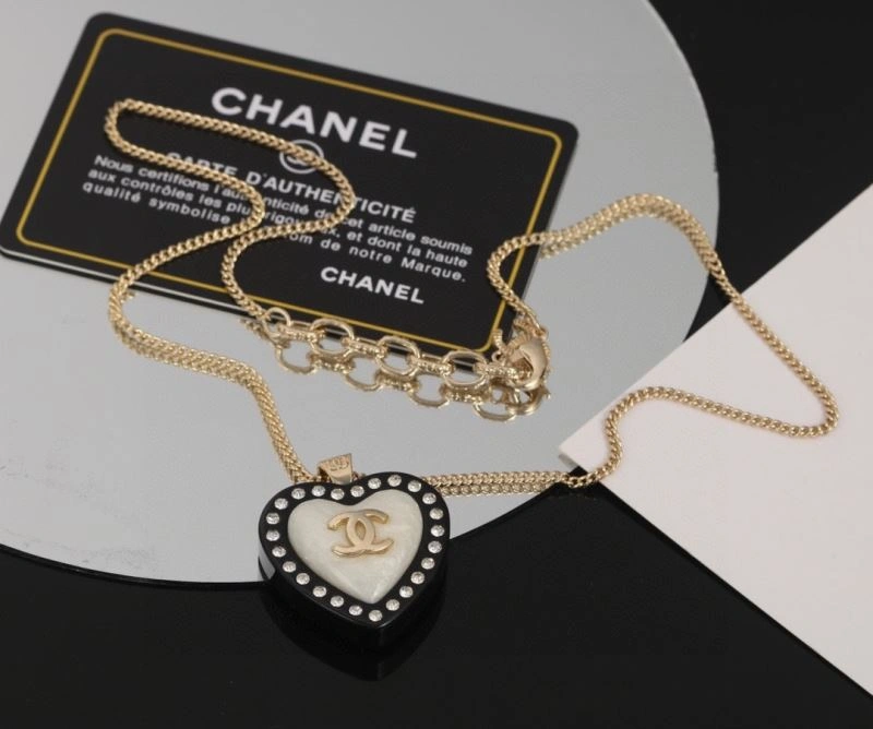 Fashionable Chanel Necklaces 229625