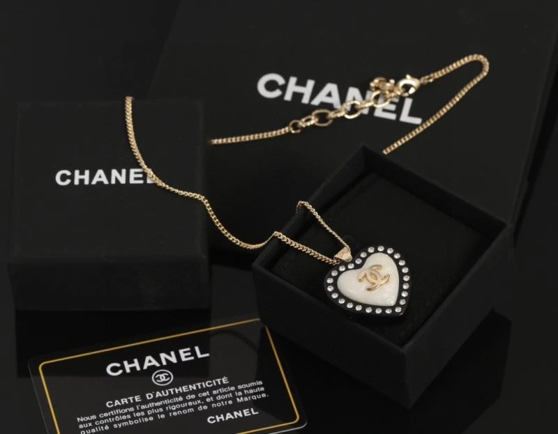 Fashionable Chanel Necklaces 229625