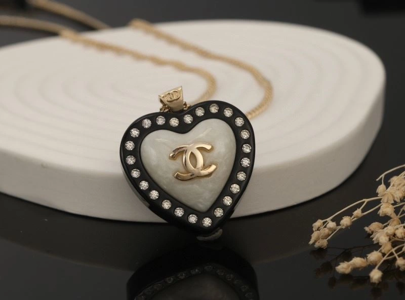Fashionable Chanel Necklaces 229625