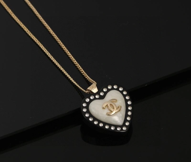 Fashionable Chanel Necklaces 229625