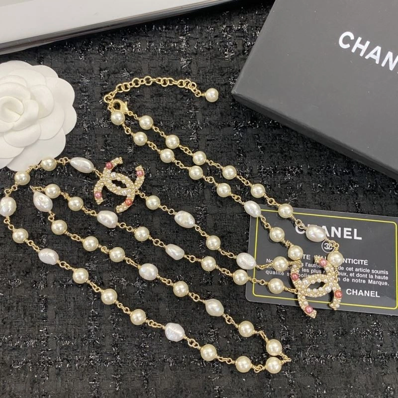 Snug Chanel Necklaces 229609