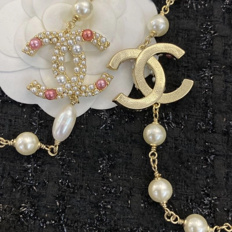 Snug Chanel Necklaces 229609