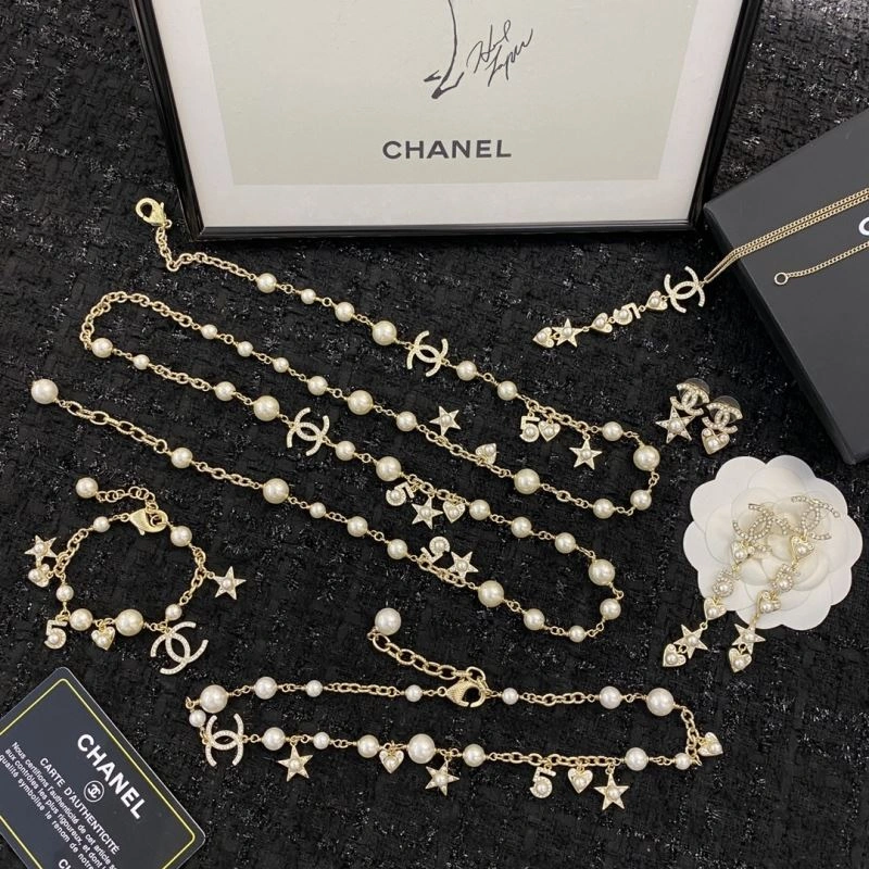 Affordable Chanel Necklaces 229570