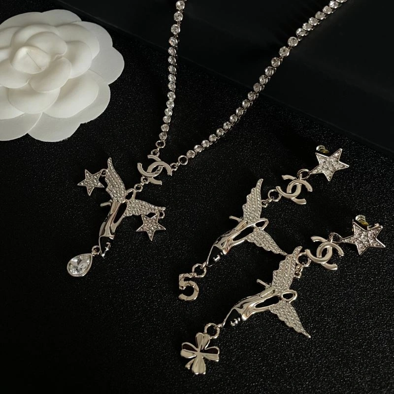 Chanel Necklaces Fashionable 229553