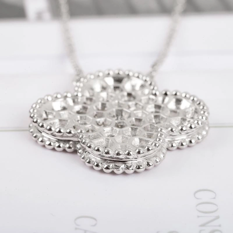 Effortless Chanel Necklaces 229579