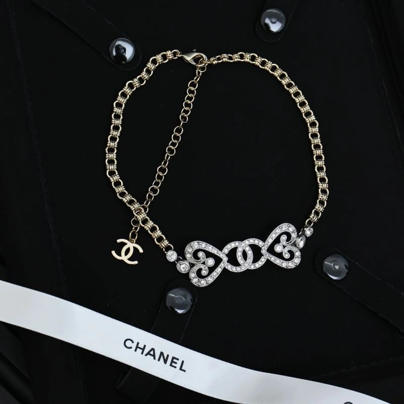 Sustainable Chanel Necklaces 229550