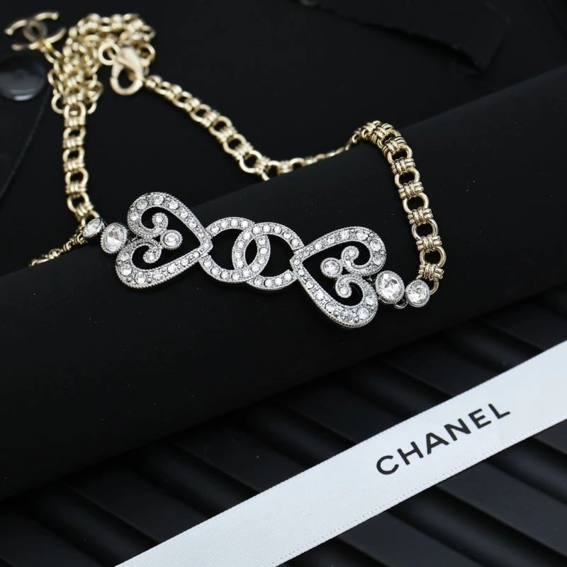 Sustainable Chanel Necklaces 229550