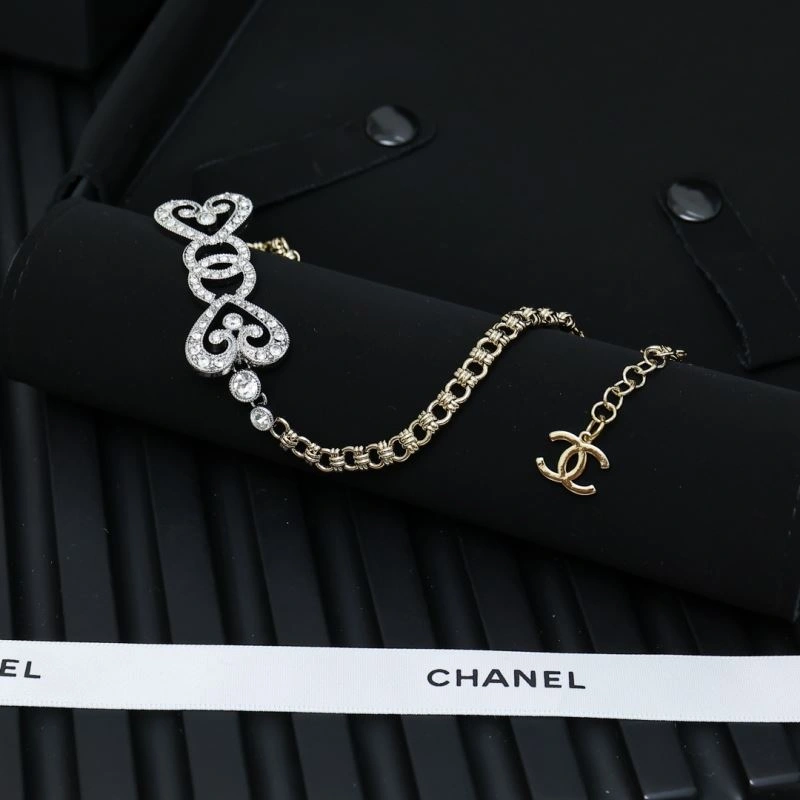 Sustainable Chanel Necklaces 229550