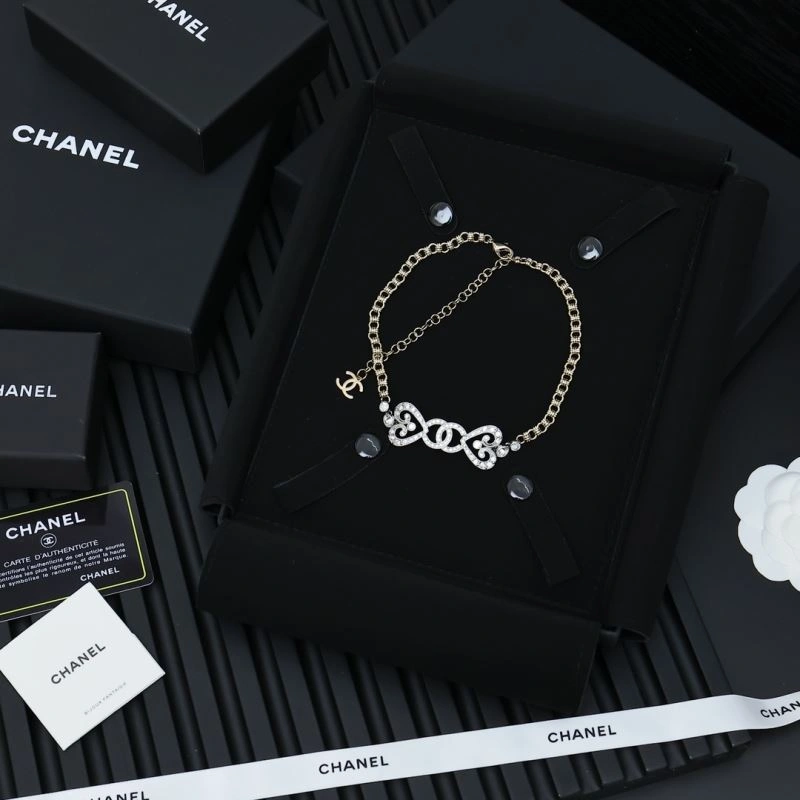 Sustainable Chanel Necklaces 229550