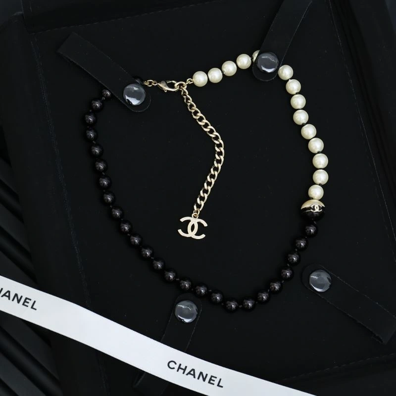 Contemporary Chanel Necklaces 229536