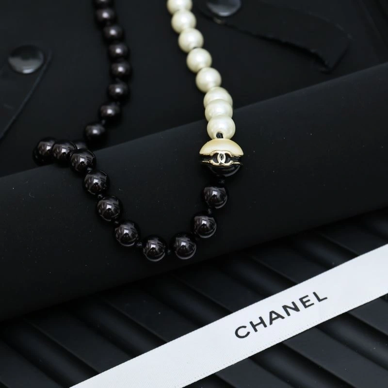 Contemporary Chanel Necklaces 229536