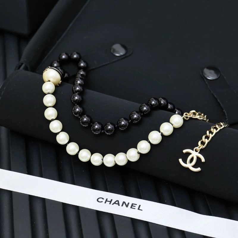 Contemporary Chanel Necklaces 229536
