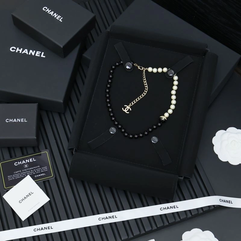 Contemporary Chanel Necklaces 229536