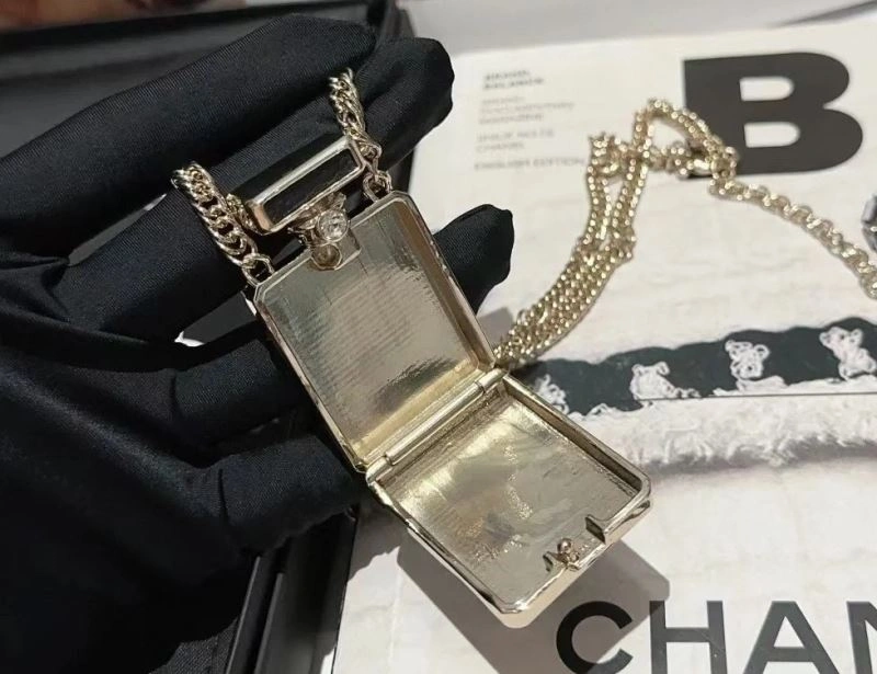 Affordable Chanel Necklaces 229541